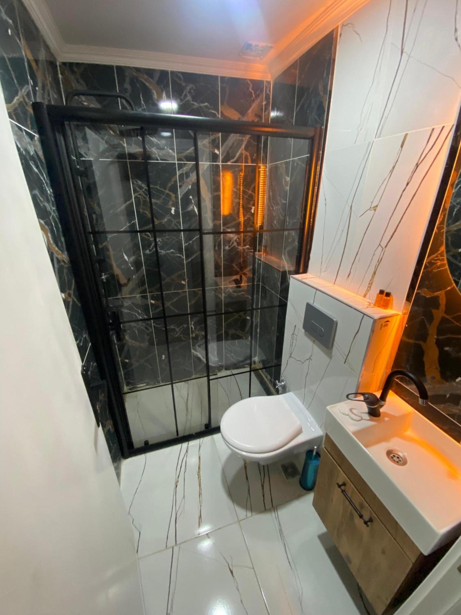Kadikoey Viva Hotel & Suites Provincia di Provincia di Istanbul Esterno foto